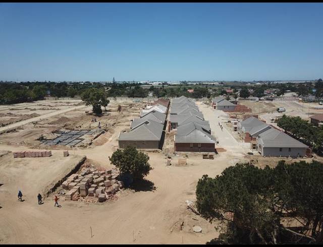 2 BEDROOM TOWNHOUSE FOR SALE IN GEORGE CENTRAL